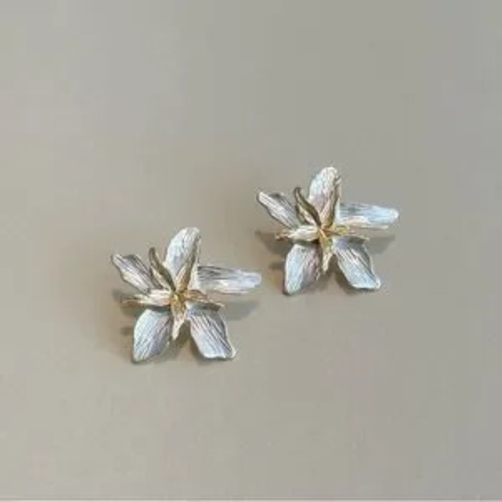 Flower statement earrings N1095